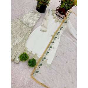 Ensemble Plazzo et Dupatta brodé lourd de style indien et pakistanais pour une tenue de soirée élégante - Product Image 4