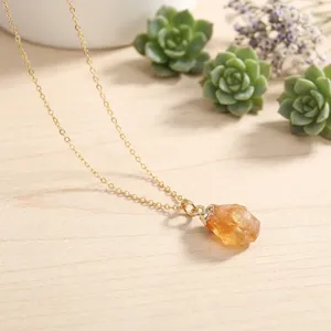 จี้ซิทรินธรรมชาติแบบหยาบ ขายส่ง จี้แฟนซี ทองเหลืองชุบทอง 18k สร้อยคอแฟชั่นดีไซน์โดดเด่น เรียบง่าย ไม่ซ้ำใคร - Product Image 3