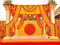 Indiase handgemaakte kunstmatige witte en gele jasmijn decoratieve goudsbloem bloemenkransen bruiloft Haldi Mehndi Sangeet feestelijke decoratie