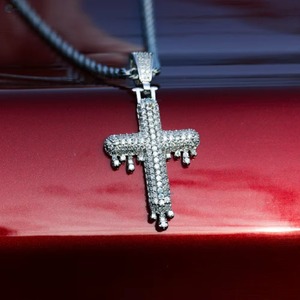 Colgante Cruzado con Piedras de Moissanita, Amuleto Religioso Cristiano, Colgante Hip Hop, Colgante Iced Out para Rapper - Product Image 4