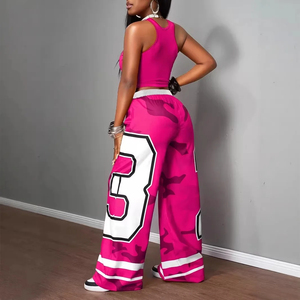 Conjunto de 2 piezas para mujer, estilo Y2K, color rosa vibrante, chaleco con letras recortadas y pantalones anchos de camuflaje, ropa deportiva y streetwear hip-hop - Product Image 4