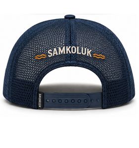 Gorra Trucker Estructurada de 6 Paneles con Bordado Rojo Premium en la Parte Delantera, Malla Trasera, Correa Ajustable y Visera Curva, Estilo Casual - Product Image 4