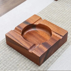 Cendrier carré en bois massif de noyer à rainures, design classique et minimaliste, pour cigares et usage domestique, vente en gros - Product Image 4