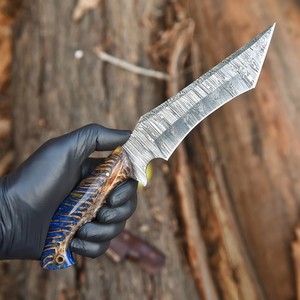 Couteau de Bushcraft en Acier Damas Forgé à la Main, Manche en Bois de Pin, Couteau Bowie à Lame Pleine avec Étui en Cuir, Support OEM/ODM Personnalisé - Product Image 4