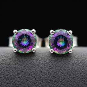 Boucles d'oreilles clous en argent sterling 925, Alexandrite changeante de couleur, pierre de naissance de juin, bijoux minimalistes en pierres précieuses, cadeau - Product Image 1