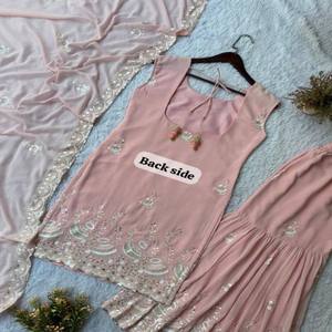 Conjunto Étnico VASTRA COTTAGE para Mujer, Top de Georgette con Bordado de Lentejuelas y Sharara de Georgette a Juego, para Fiestas - Product Image 5