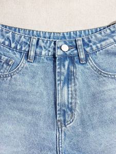 Shorts en jean taille haute pour femme, couleur unie, fermeture boutonnée, cinq poches, coupe classique, délavé, style décontracté - Product Image 3