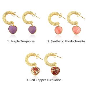 Pendientes minimalistas de aro con forma de corazón en turquesa púrpura, de latón macizo chapado en oro de 18k, con textura de malla de diseño. - Product Image 6