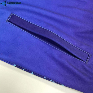 เสื้อฮู้ดซิปผู้ชายสีน้ำเงินไล่เฉดสี ยี่ห้อ Daizen Star International ผ้าโพลีเอสเตอร์พิมพ์ลายดิสชาร์จ น้ำหนัก 370 กรัม สวมใส่สบายๆ สำหรับฤดูใบไม้ร่วง - Product Image 5