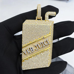 Colgante de Lujo con Incrustaciones de Moissanita Estilo Hip Hop Juice Box, Diamante VVS, Joyería Personalizada con Nombre - Product Image 1