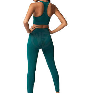 Ensemble de yoga et de sport sur mesure pour femmes grandes tailles, durable, 100 % polyester, avec logo frontal, séchage rapide et respirant - Product Image 6