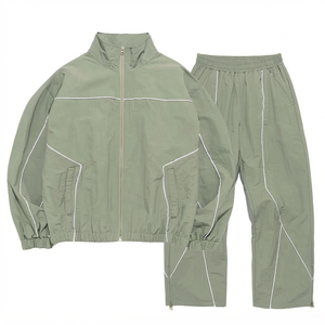Ensemble de survêtement unisexe vert olive, fermeture éclair intégrale, col personnalisé, tricot léger en polyester, style sportif, poches latérales, vêtements de printemps - Product Image 1