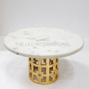 Elegante y Moderno Soporte para Pastel de Metal Dorado, Diseño Único, Molde de Resina Epoxi, Decoración de Alta Calidad - Product Image 1