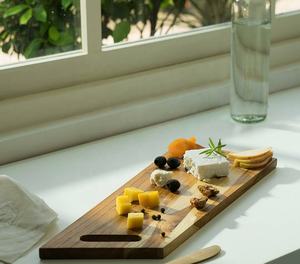 Vente chaude Écologique Planche à découper en bois découpé à la main pour la maison Hôtel Restaurant Utilisation en gros disponible - Product Image 4