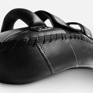 แผ่นรองเตะมวยไทยโค้งแบบมีโลโก้สั่งทำได้ ขายส่ง แผ่นรองเตะหนัง PU คุณภาพสูง สำหรับฝึกซ้อม MMA แผ่นรองเตะมวยไทย - Product Image 3