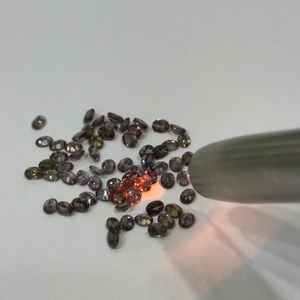 Granat naturel à changement de couleur, taille ovale 4x3mm, pierre précieuse calibrée non traitée, brun-rouge, qualité AAA, provenance Madagascar - Product Image 5