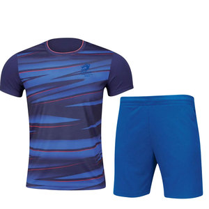 Uniformes de voleibol personalizables disponibles para pedidos al por mayor. Varios tamaños, colores y estilos para combinar con las preferencias del equipo y del jugador. - Product Image 1