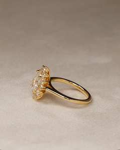 Bague de fiançailles ovale avec halo de diamants de laboratoire de 2 carats – Bague ovale avec diamant certifié IGI – Or massif ou argent - Product Image 4