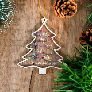 Ornement de Noël personnalisé en bois avec noms et lumières – Design 2025 – Objet décoratif souvenir familial - Product Image 6