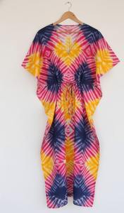 ผ้าคัฟตันโบฮีเมียนคุณภาพสูง เป็นมิตรกับสิ่งแวดล้อม ผ้าฝ้ายแท้ 100% ลายมัดย้อม แต่งลูกไม้ เอวยางยืด แขนทรงโดลแมน ซักได้ ความยาวแบบแม็กซี่ - Product Image 3