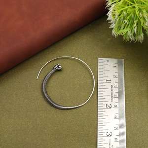 Pendientes de Aro con Forma de Serpiente, Joyería de Diseño, Aros Minimalistas en Oro y Plata, Estilo Bohemio y Gótico, Regalo para Ella - Product Image 4