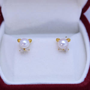 Boucles d'oreilles clous en argent S925 Zhuji avec perles d'eau douce de 6-7 mm, design simple, faibles défauts, forte brillance, vente en gros en direct - Product Image 4