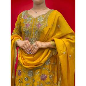 Hermoso conjunto de Dupatta superior y elegante para mujer para fiestas - Product Image 3