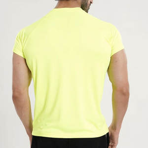 Camiseta Deportiva Personalizada para Gimnasio, Precio de Fábrica al por Mayor, Transpirable, Ajustada, 100% Poliéster, Secado Rápido - Product Image 4