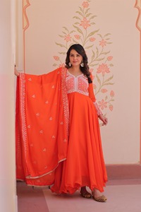 Impresionante Vestido Indio de Georgette con Lentejuelas y Cuentas Bordadas para Bodas y Fiestas, para Mujer - Product Image 2