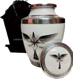 Vente chaude de haute qualité belle conception en laiton adulte urnes funéraires pour cendres urnes faites à la main urnes funéraires - Product Image 2