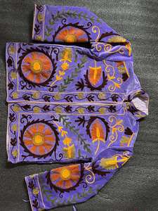 Veste en velours de couleur violette, veste Suzani réversible, veste en velours faite à la main avec broderie cœur et croix, manteau d'hiver bohème Love - Product Image 4