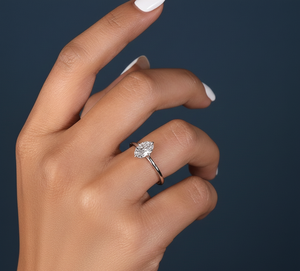 Anillo de Compromiso de Oro Blanco de 14 Quilates con Diamante Cultivado en Laboratorio de 1 Quilate, Corte Ovalado, VVS2, Certificado por IGI, Chapado en Rodio, Joyería Personalizada al por Mayor - Product Image 5