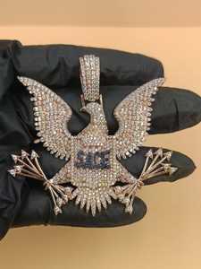 Pendentif Aigle en Argent 925 Plaqué Or Rose avec Moissanite Ronde Taille Brillant, Bijou Thème Hip Hop Unisexe - Product Image 4