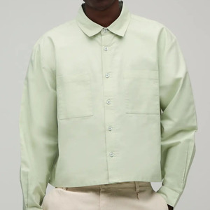 Camisa casual de popelina verde claro para hombre, corte personalizado, manga larga, cuello vuelto, ajuste holgado, talla grande, color liso, abotonada, para primavera - Product Image 1