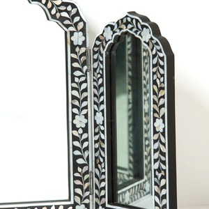 Designer Luxury Mother of Pearl Inlay Arabic Mirror Frame Premium Decorative Wall Mirror for Hotel Villa Interiors - Product Image 5