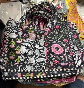 Sac matelassé vintage patchwork pour femme – Sac fourre-tout en tissu fait main, sac à main bohème coloré, sac de courses et de tous les jours réutilisable - Product Image 2