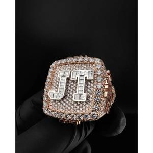Bague de championnat JT personnalisée en diamant de laboratoire pour homme, style hip-hop, sertie de diamants, bicolore or rose, taille baguette - Product Image 1