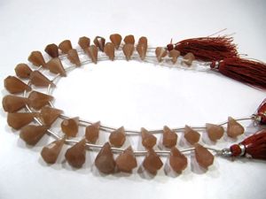 Perles de pierre de lune naturelle pêche, facettées en forme de goutte, de 6x10mm à 9x15mm, vendues par brin de 8 pouces de long - Product Image 2