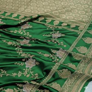 Saree de Seda Suave Banarasi Mashru Katan de Lujo, Tejido a Mano, con Bordado Meenakari, Elegante Diseño Floral, Borde Tejido Tradicional, Protección Solar - Product Image 1