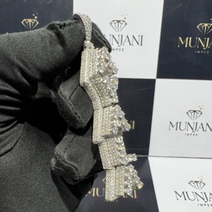 Colgantes y Dijes de Moissanita VVS de Lujo con Certificado IGI, Chapados en Oro sobre Plata 925, con Corte Baguette y Engaste de Canal, Personalizables con Nombre - Product Image 5