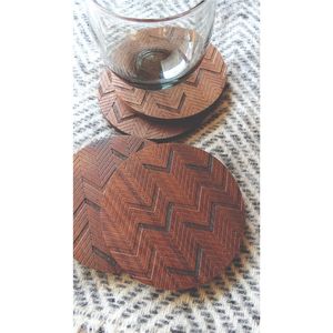 Posavasos Ecológicos de Madera de Nogal con Incrustaciones de Espiga |   Posavasos de Lujo Antideslizantes y Resistentes al Calor |   Decoración Nórdica para el Hogar al por Mayor - Product Image 2