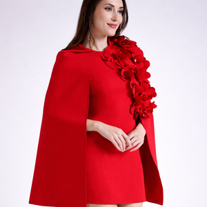 ชุดเดรสผ้าคลุมประดับกลีบดอกไม้สีแดง |   ชุดมินิเดรสลายดอกไม้ 3 มิติ ดีไซน์เนอร์ |   ชุดราตรีพรีเมียมพร้อมแขนเสื้อแบบเคปทรงสวย - Product Image 5