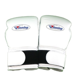 Gants d'entraînement de boxe blancs Winning avec fermeture auto-agrippante, taille, couleur et design personnalisés, entraînement et compétition de boxe professionnels - Product Image 1