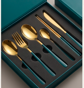 Ensemble de couverts dorés avec manches verts, luxe moderne, cuillère, fourchette, couteau, baguettes, passe au lave-vaisselle, pour la cuisine - Product Image 6