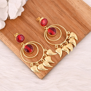 Elegantes Pendientes de Piedra de Granate Hidrochapados en Oro, Joyería de Latón Hecha a Mano para Mujer - Product Image 2