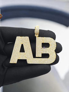 Colgante de Lujo con Letra AB con Incrustaciones de Moissanita VVS, Acabado en Oro, Joyería Personalizada con Iniciales Estilo Hip Hop para Fiestas - Product Image 2