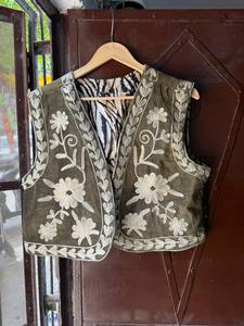 Veste Courte en Velours Légère Brodée à la Main pour Femme, Broderie Traditionnelle Faite Main, Mode Bohème en Coton – Vente en Gros - Product Image 1