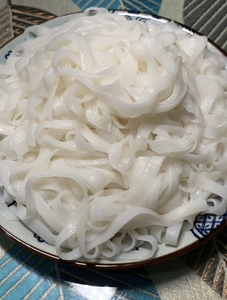 ผู้จัดจำหน่ายเส้นก๋วยเตี๋ยวเวียดนามแบบขายส่ง – โฟและป๋ะทะแท้ เนื้อแน่น ไม่เปียกน้ำ เนื้อสัมผัสแน่น ได้รับการรับรองฮาลาลและ HACCP สำหรับการส่งออก - Product Image 2