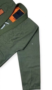 Kimono de Jiu-Jitsu Vert 100% Coton Coupe Classique Durable pour Homme – Tenue d'Arts Martiaux avec Logo sur la Manche Gauche – Uniforme de BJJ - Product Image 4