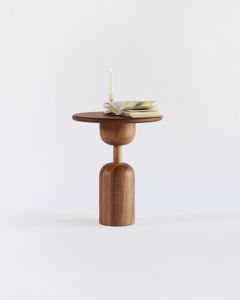 Table d'appoint en bois pour espace de vie, offrant une surface pratique et une embellissement intérieur élégant - Product Image 3